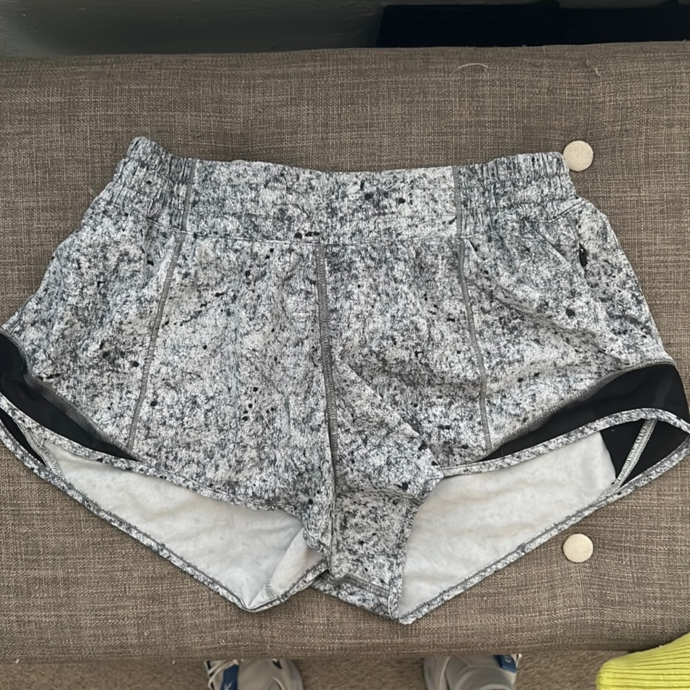 Lulu lemon grey/ black shorts